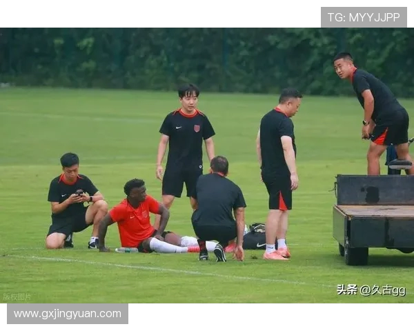 意外!不是姚夏也不是徐正源,他才是帅惟浩立足蓉城队的关键先生 意外!不是姚夏也不是徐正源,他才是帅惟浩立足蓉城队的关键先生